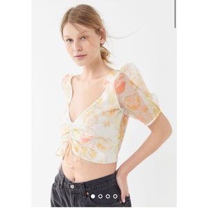 Urban Outfitters Cropped Top Liza Organza
Cinched Floral Print Puff Sleeves Sz S